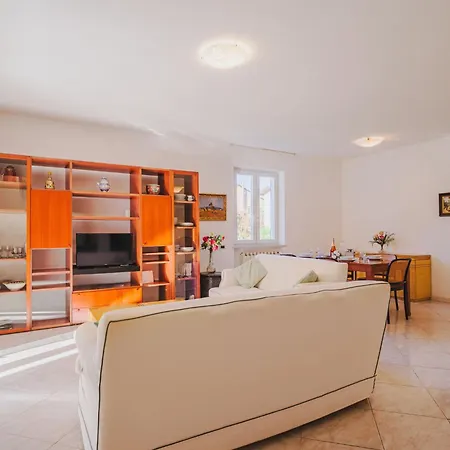 Hébergement de vacances Lucerna Due-5 By Interhome Ameglia