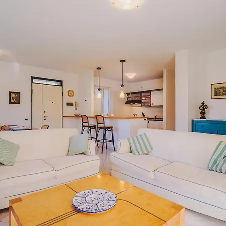 Holiday home Lucerna Due-5 By Interhome